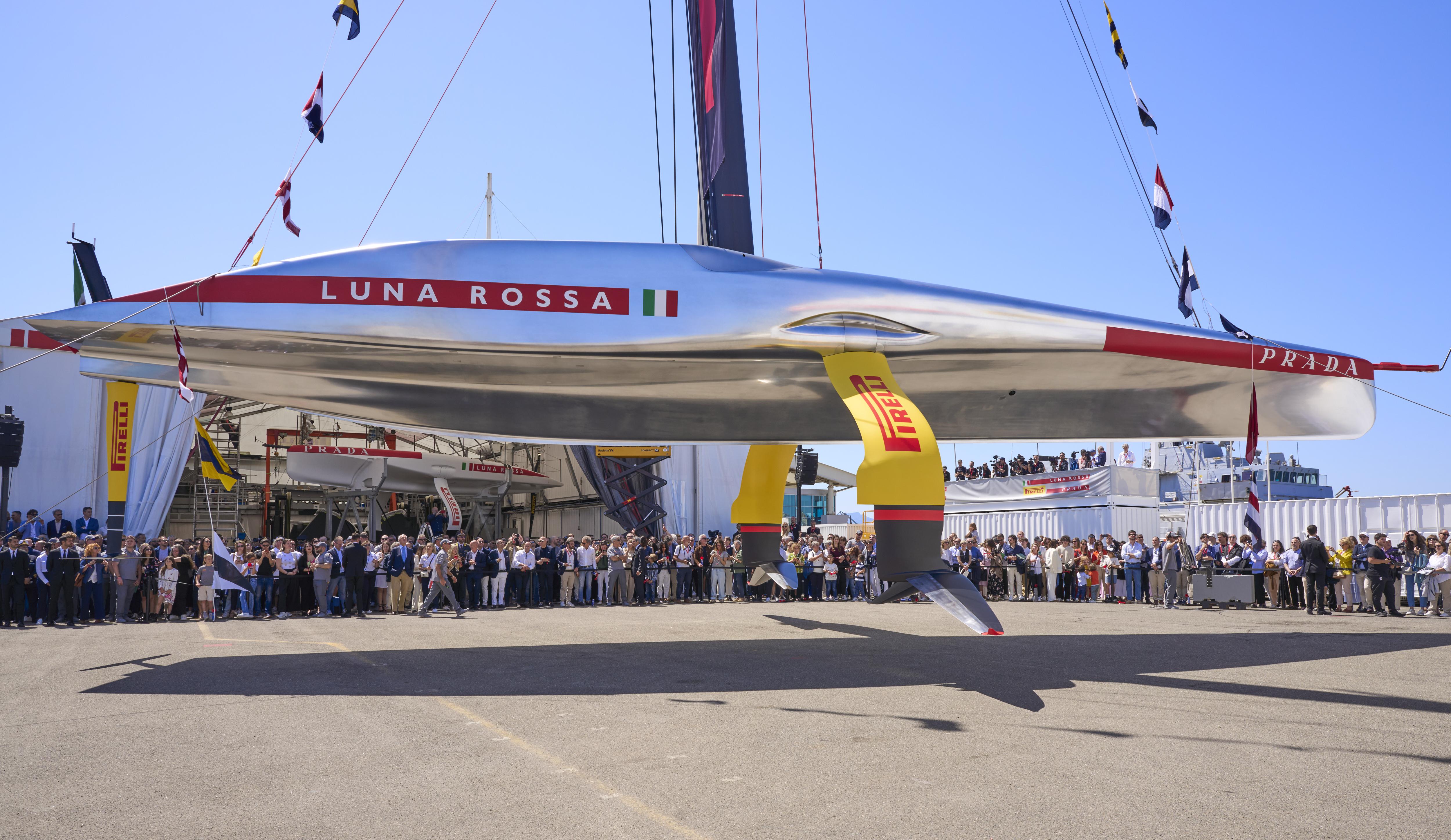 Luna Rossa reveal their AC75 | Gruppo Unipol